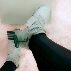 Adidas Ivy Park Fourm Mid Top